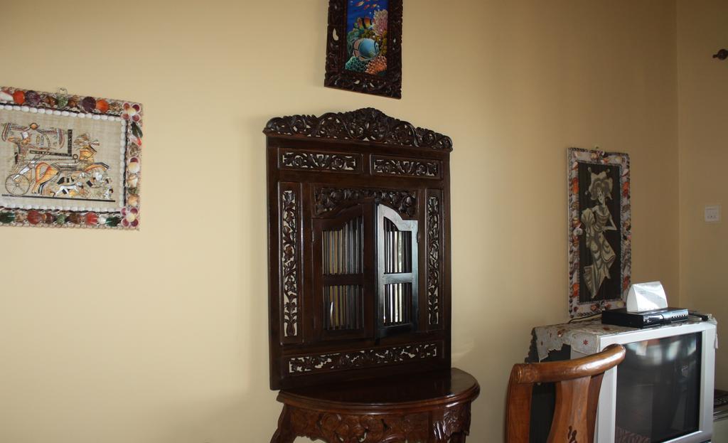 Cleopatra Beach Bungalows Lovina (Bali) Room photo