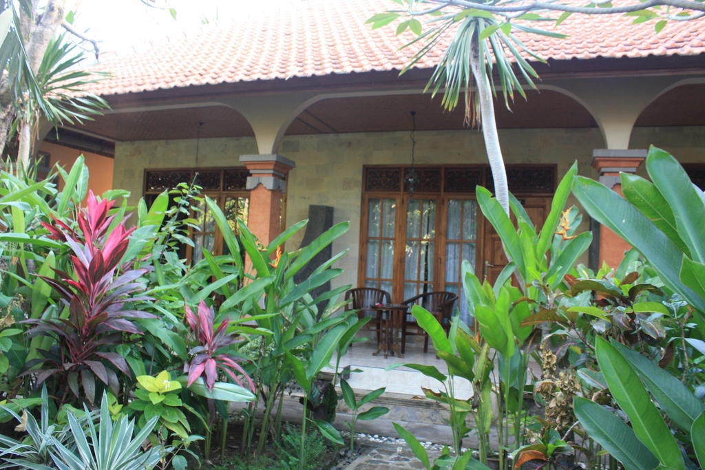 Cleopatra Beach Bungalows Lovina (Bali) Room photo