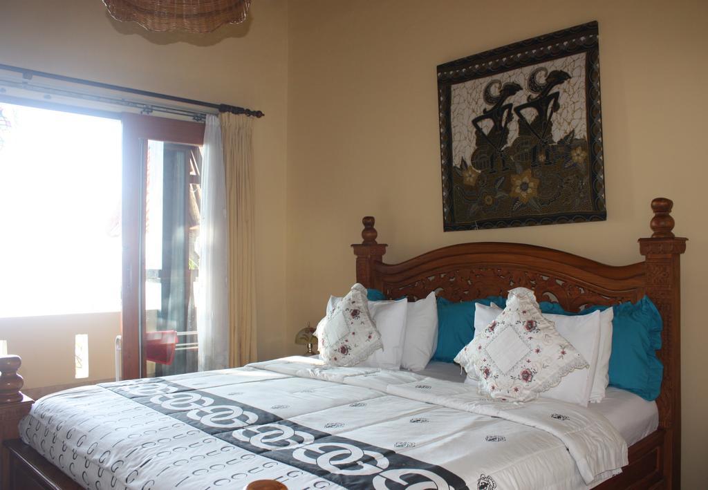 Cleopatra Beach Bungalows Lovina (Bali) Room photo