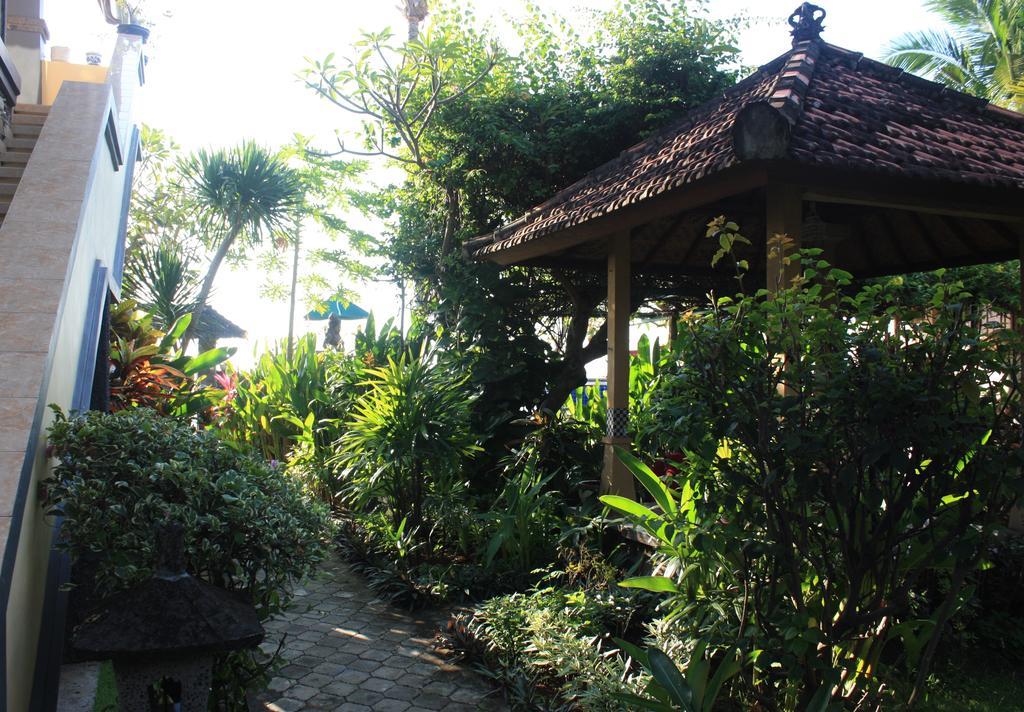 Cleopatra Beach Bungalows Lovina (Bali) Exterior photo
