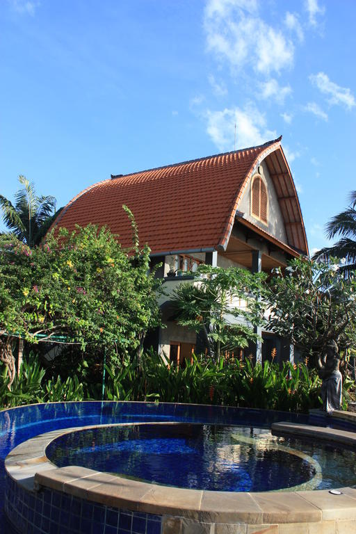 Cleopatra Beach Bungalows Lovina (Bali) Exterior photo