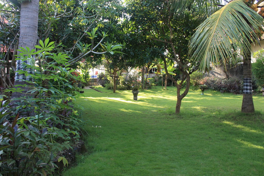 Cleopatra Beach Bungalows Lovina (Bali) Exterior photo