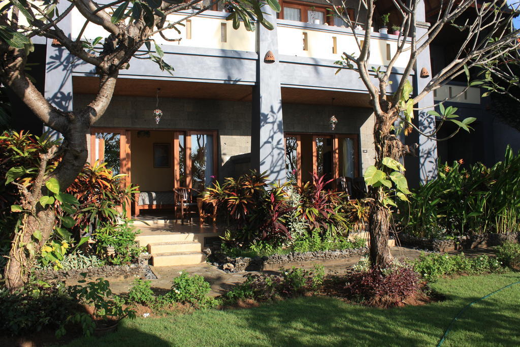 Cleopatra Beach Bungalows Lovina (Bali) Exterior photo