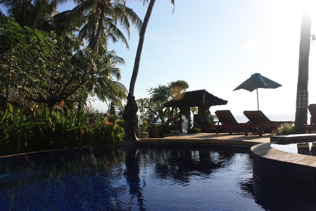 Cleopatra Beach Bungalows Lovina (Bali) Exterior photo